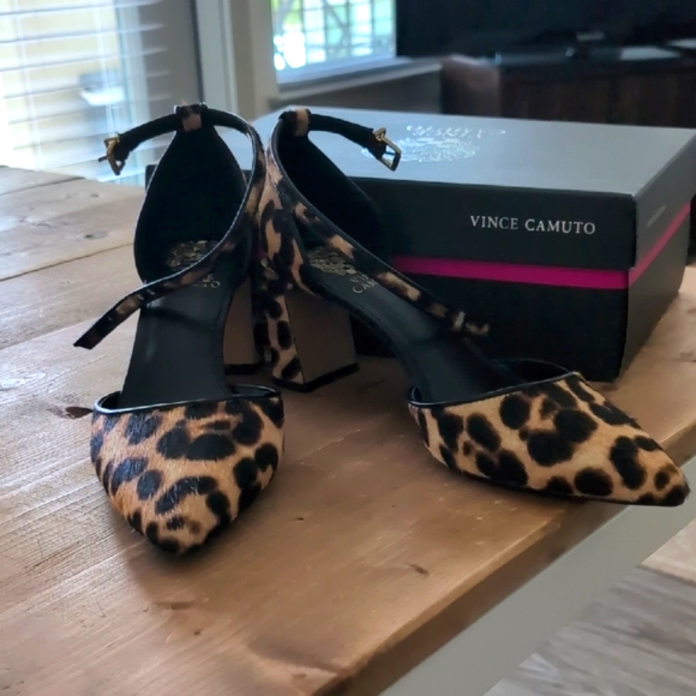 Vince Camuto Animal Print Heels Leopard Size 9 BRAND NEW